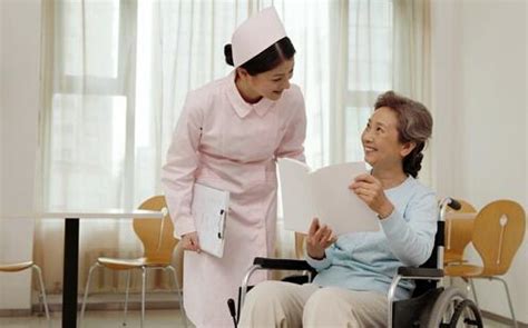 上海高龄老人怎么居家护理？有什么小技巧？_上海护理院-闵行护理院-上海金城护理院-医保定点