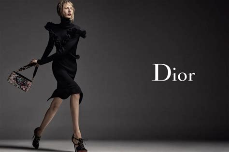 迪奥(Dior)发展史_word文档在线阅读与下载_无忧文档