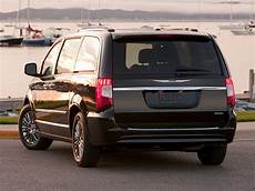 Chrysler Town And Country Mileage by 2015 Chrysler Town And Country Price Photos Reviews Chrysler Town And Country Mileage