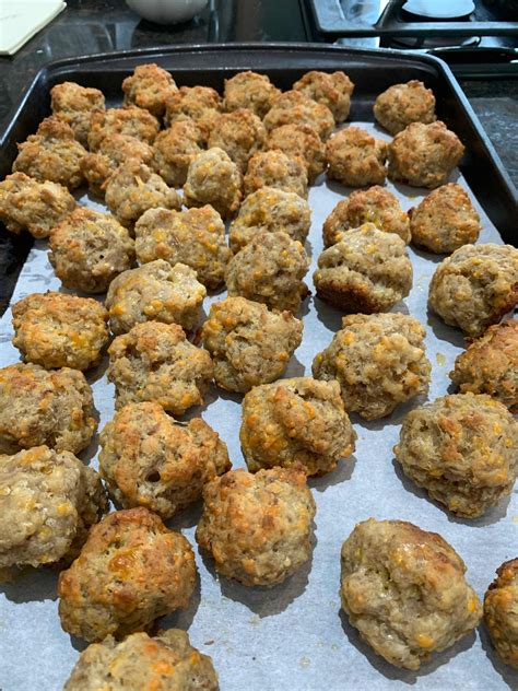 Best Ever ! Gluten Free Sausage Balls using only 3 Ingredients. - El ...