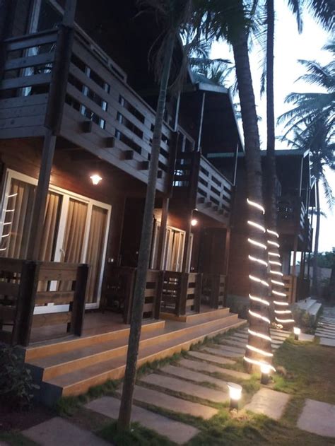 VINNCA WOODVILLAS BEACHFRONT RESORT (Shrivardhan, Maharashtra) - Resort ...