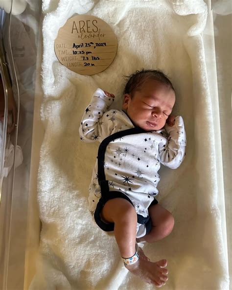 Shai Gilgeous-Alexander's wife Hailey Summer gave birth during NBA ...
