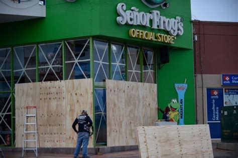 Hurricane Willa in Mexico: Thousands evacuated as landfall of ...