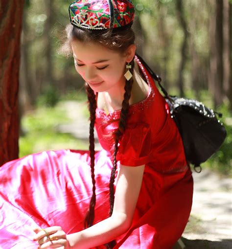 六一儿童新疆舞演出服女童维吾尔族舞蹈哈萨克大摆裙少数民族服装-阿里巴巴