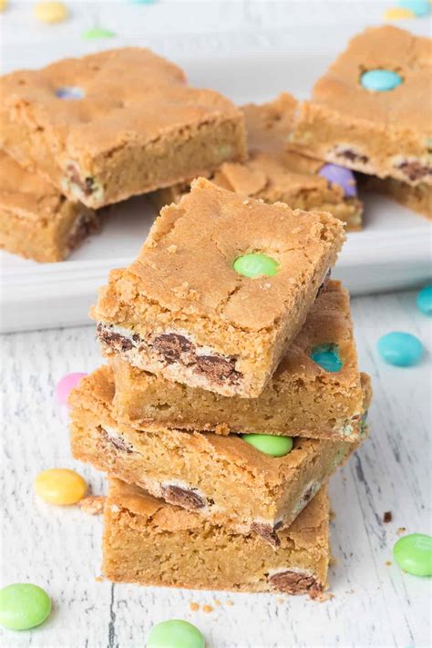 Easy Easter M&M Blondies Recipe | 365 Days of Baking and More