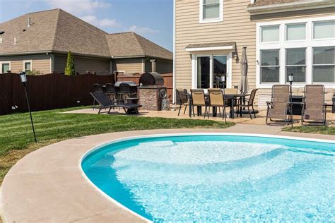 Outdoor Kitchen Pool Area 的图像结果