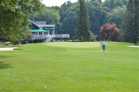 Shadow Lake, Penfield, New York - Golf course information and reviews.