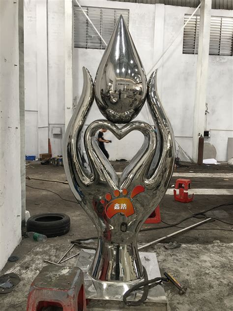 不锈钢雕塑《爱》,安徽华派雕塑设计、制作