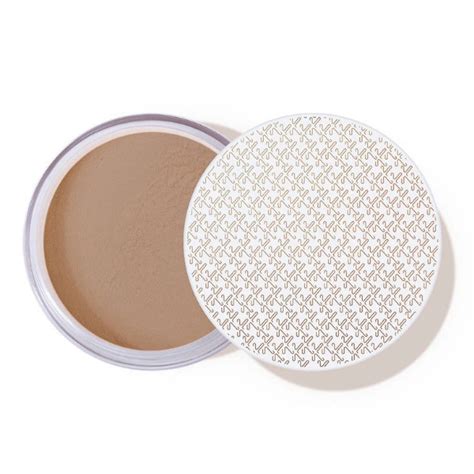 These setting powders are here to blur your pores, not your standards ...