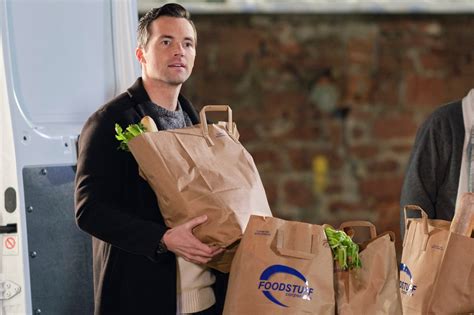 Hallmark Channel's 'Countdown To Christmas' Review: "Ghosts Of ...