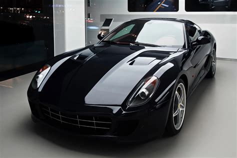 Luxury Car Booking in Dubai: Essential Guide