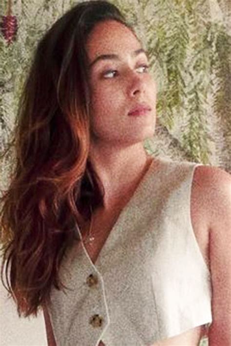 Mira Rajput Kapoor’s Rs 5,000 cropped waistcoat + trouser set gives ...