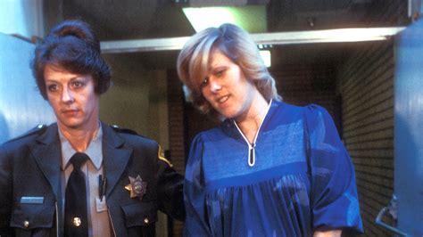 Elizabeth Diane Downs declares mistrial in child murder case