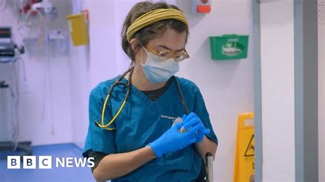 Extraordinary Portraits: Inspiring NHS workers painted for new series