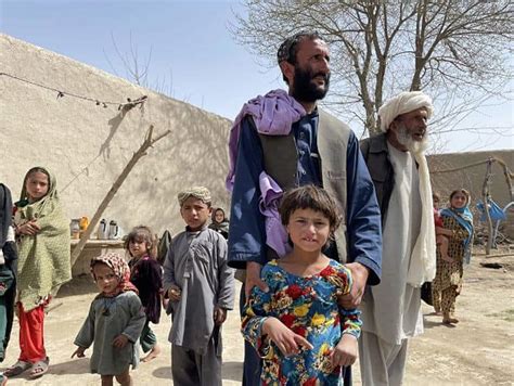 Pakistan set to expel Afghan refugees amid crackdown, warns Afghan embassy