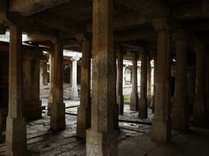 Hampi Hopping, Royal Center: Underground Temple | Sarson ke Khet