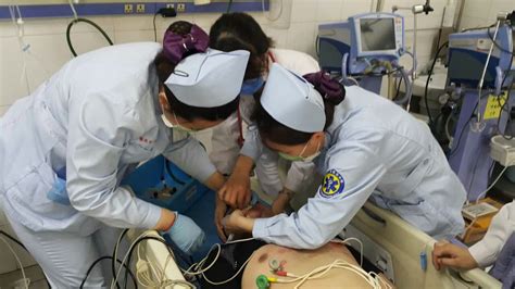 306医院与120急救中心协力抢救“北马”伤员