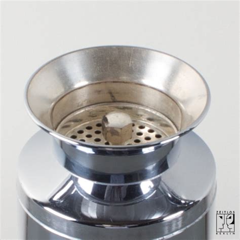 Cocktailshaker in Art Deco Streamline Design by Chaise - ZEITLOS – BERLIN