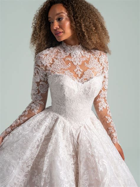 She Who Hung the Moon | Hayley Paige