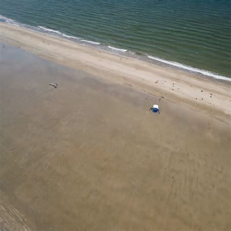 Exploring Barnstable Tides for Kiteboarding Success