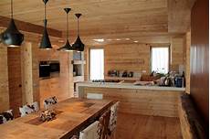 cucine stile montagna cucina su misura in abete vecchio con inserimento cucine stile montagna cucina su misura in abete vecchio con inserimento