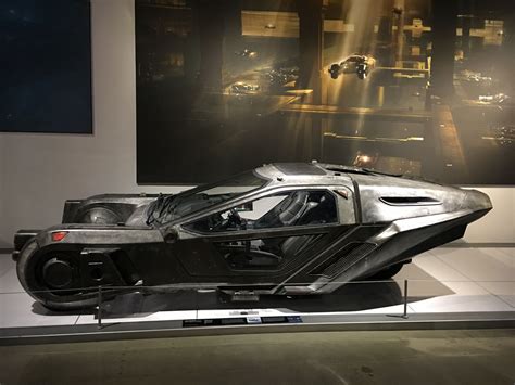 Blade Runner 2049 Spinner - Véhicule futuriste en exposition au Petersen Automotive Museum