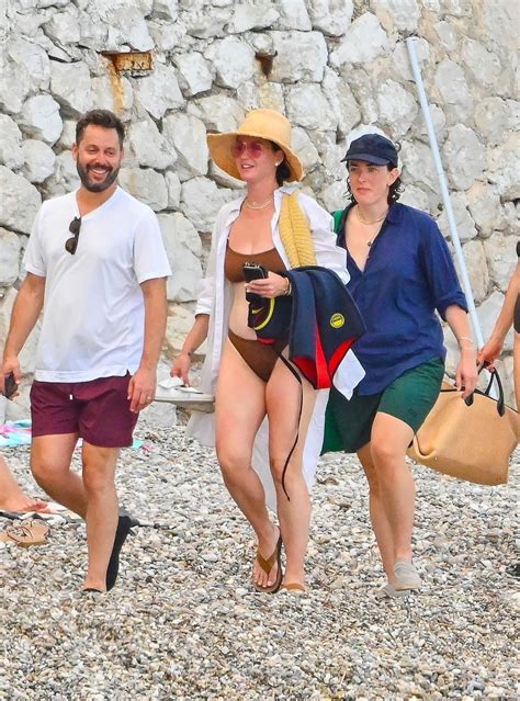 Katy Perry and Orlando Bloom at Gulf of Saint-Tropez 07/17/2023 • CelebMafia