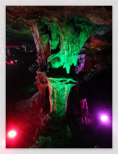 地质学石窟泰国沙敦省Tarutao公园鳄鱼洞中钟乳石和笋的美丽自然结石高清图片下载-正版图片307736101-摄图网