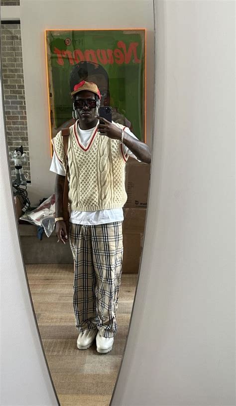 Pin von chrxsthechemxst auf style inspo :O | Männer outfit, Batikshirt ...