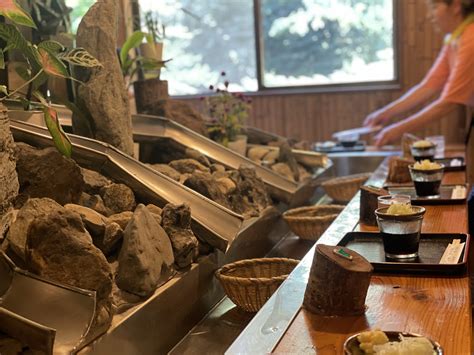 【茨城】流しそうめんを絶景の側で独り占め！食べ放題！ 〜月待の滝 もみじ苑〜 | アソビニイコウ。