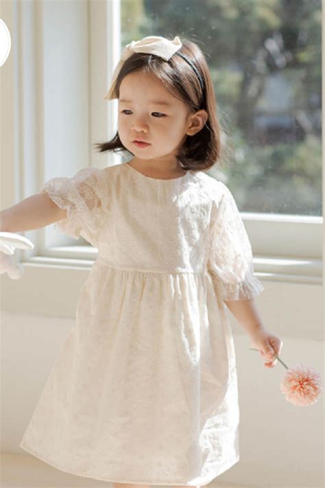 Váy Sunshine tay ren cao cấp – WOORI HOUSE