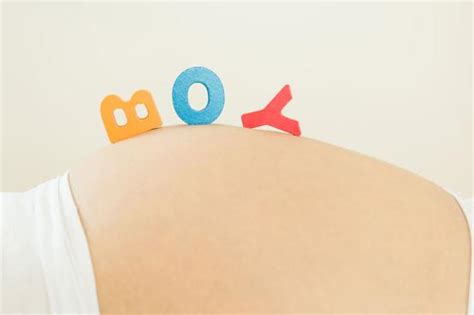 孕29周孕妇，产检时医生建议立即手术，剖开肚子后医生吓了一跳