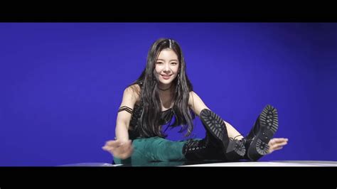 Download Lia Blue Widescreen Art Wallpaper | Wallpapers.com