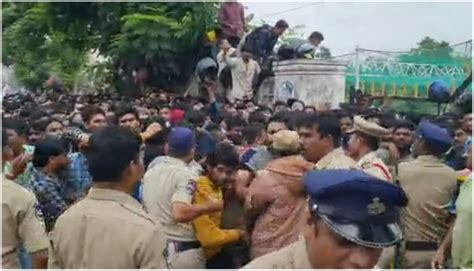 police lathicharge at secunderabad gymkhana ground in telangana many ...