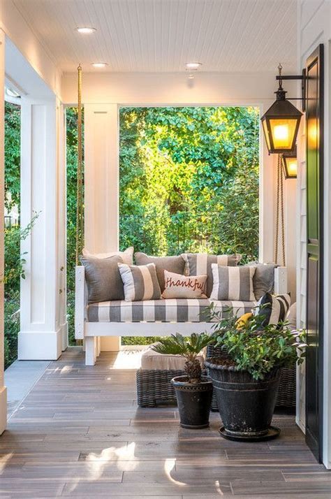 30+ Cozy Small Porch Design Ideas To Try Right Now | House with porch ...