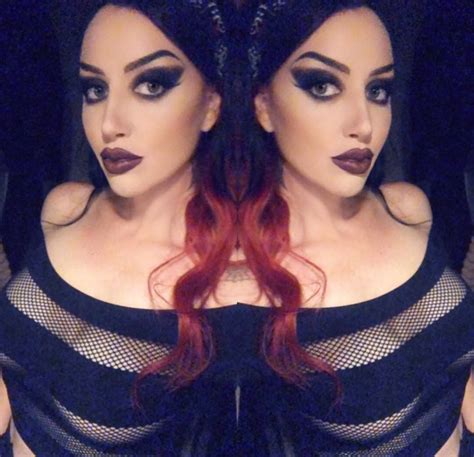 Ash Costello | Scrolller