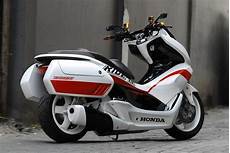 Honda Pcx Custom by 2018 Honda Pcx150 Scooter Ride Review Specs Mpg Honda Pcx Custom