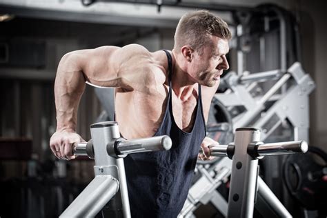 The 10 Best Lower Chest Exercises to Build Your Pecs – StrengthLog