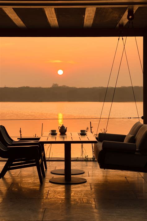 8 staycations in India with breathtaking views that encourage both work ...