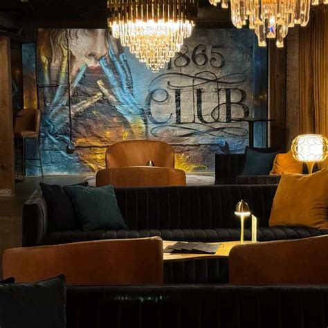 Midtown near the Westend Cocktail Lounge Speakeasy, Nashville, TN ...