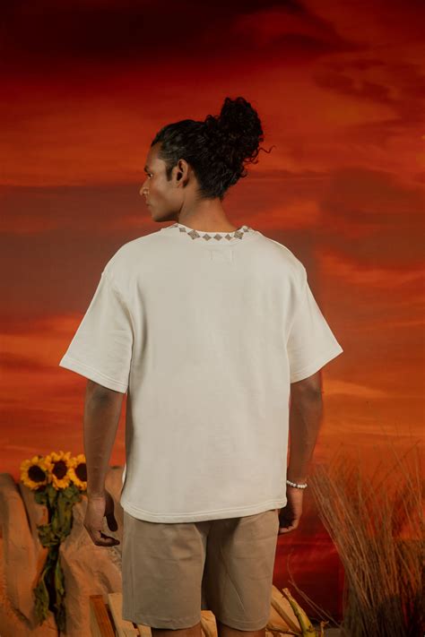 Alvo Embroidered Oversized Tshirt – Vasavi