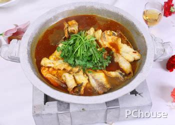正宗重庆石锅鱼的做法和配方 正宗重庆石锅鱼的烹饪方法_知秀网