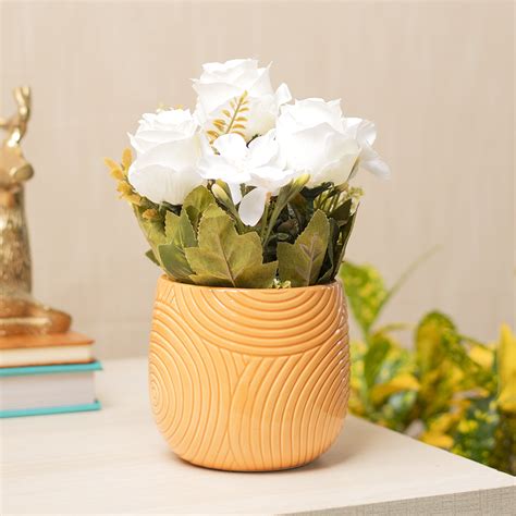 White Roses With Brown Pot - Market99 – MARKET99