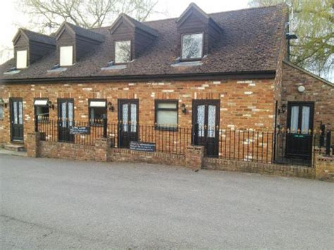 AXE & COMPASS LODGE (Leighton Buzzard) - B&B Reviews, Photos, Rate ...