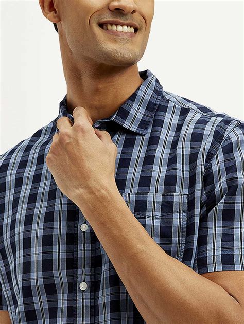Men's Checkered Slim Fit Shirt – Levis India Store