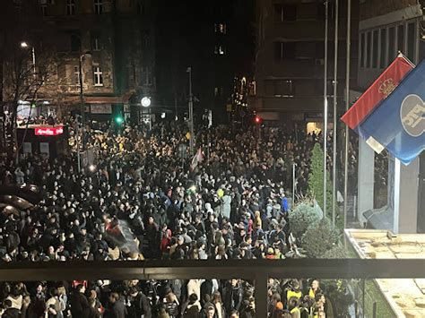 Studenti blokiraju zgradu RTS-a - BetaRS