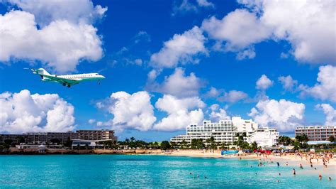 Maho Beach: Spot Where Planes Roar Just Above Your Head - CityBit Travel