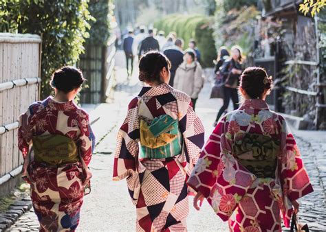 The Subtle Differences Between a Kimono and Yukata - A Day Of Zen