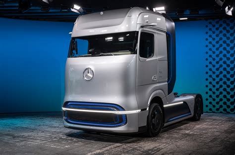 Mercedes-Benz GenH2 Truck Signals 2025 Fuel-Cell Long-Hauler With 1,000 KM Range - autoevolution