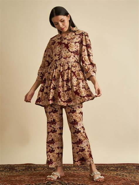 10 Must-Have Women’s Wardrobe Essentials | Raisin
